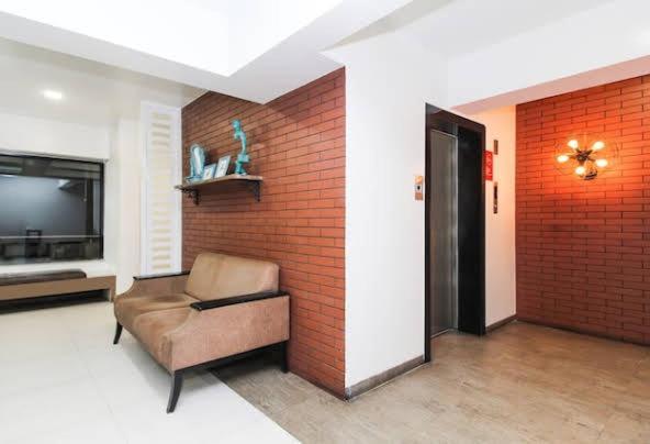 Deccan 8 Pune Luaran gambar