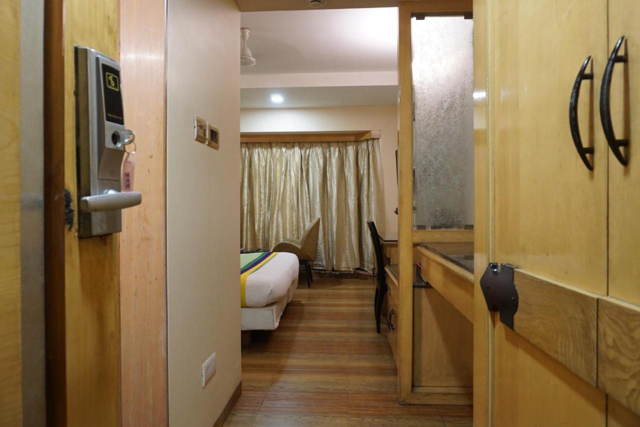 Deccan 8 Pune Luaran gambar