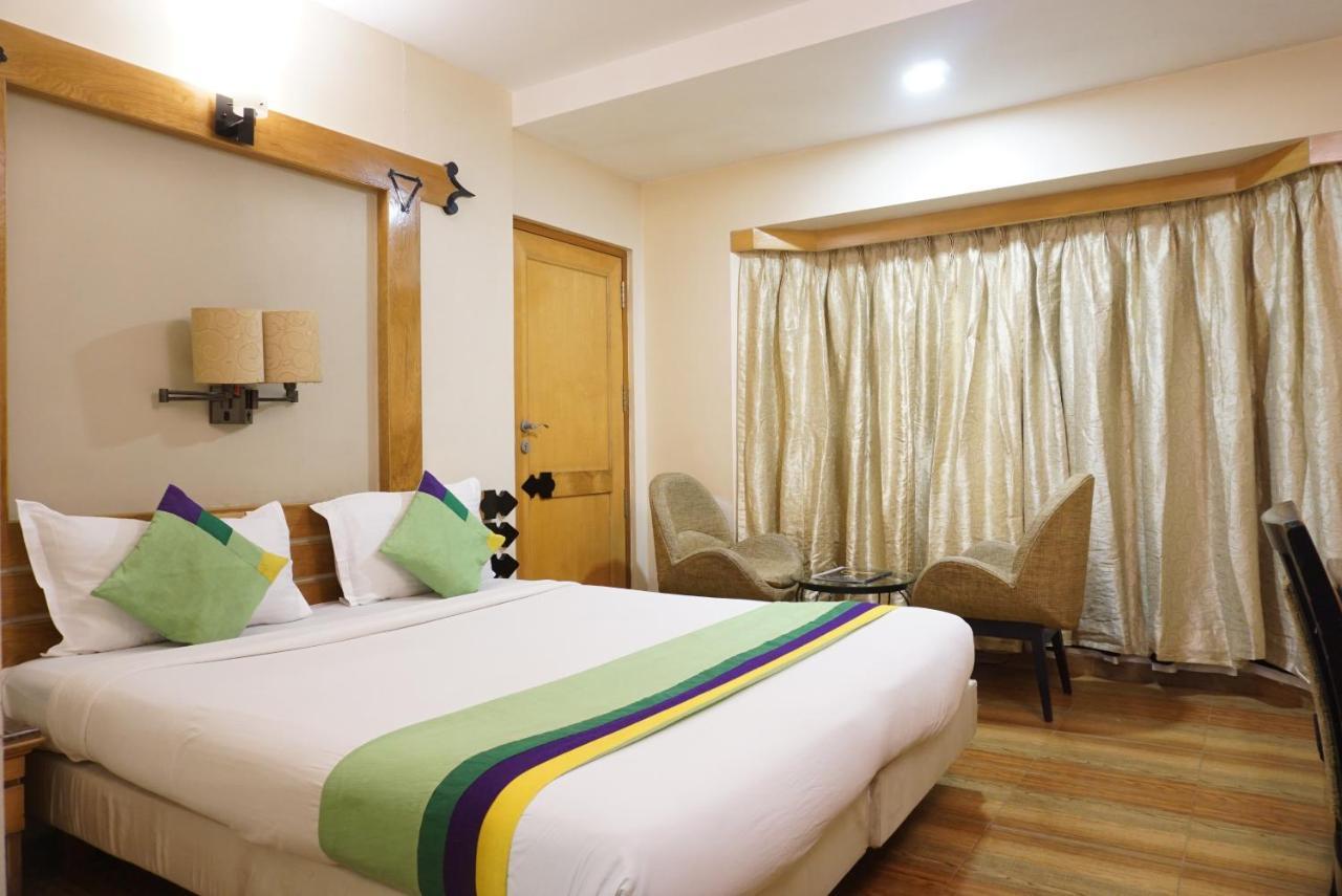 Deccan 8 Pune Luaran gambar
