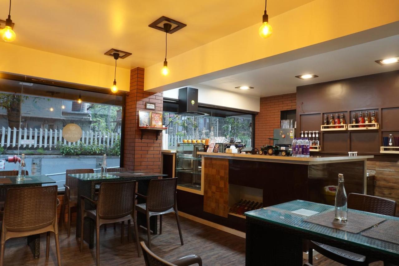 Deccan 8 Pune Luaran gambar