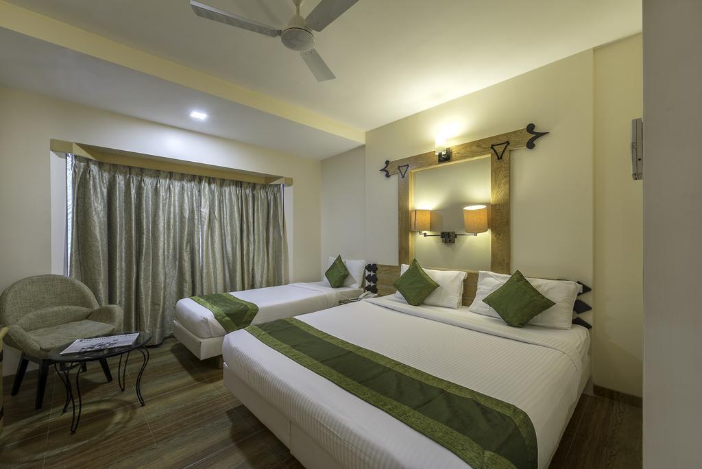 Deccan 8 Pune Luaran gambar