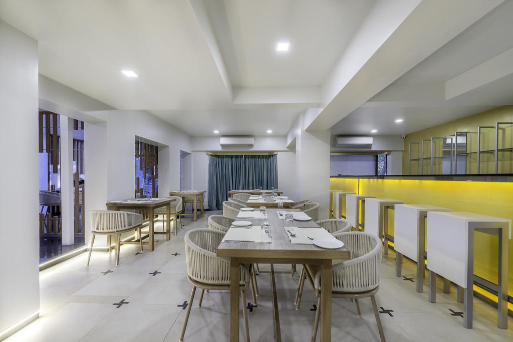 Deccan 8 Pune Luaran gambar