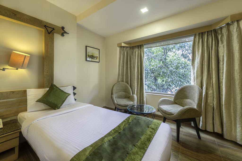 Deccan 8 Pune Luaran gambar