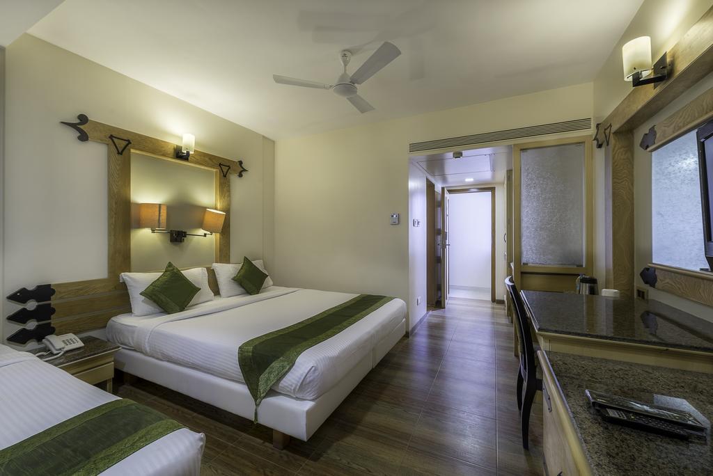 Deccan 8 Pune Luaran gambar