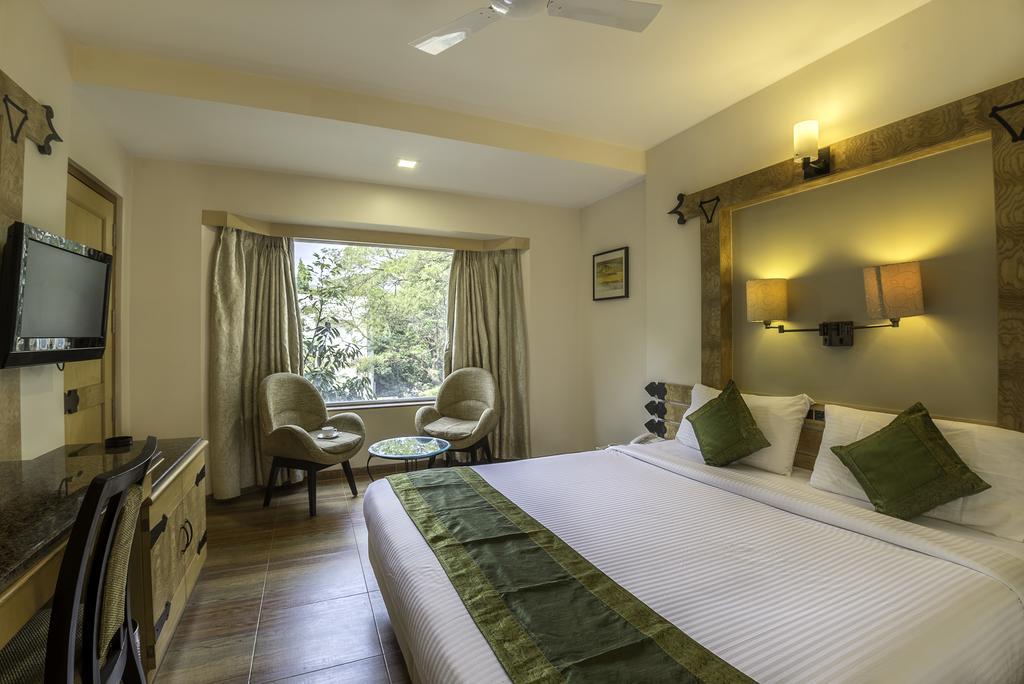 Deccan 8 Pune Luaran gambar