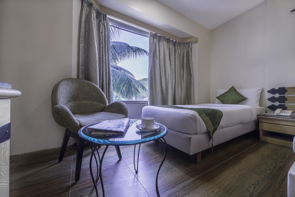 Deccan 8 Pune Luaran gambar